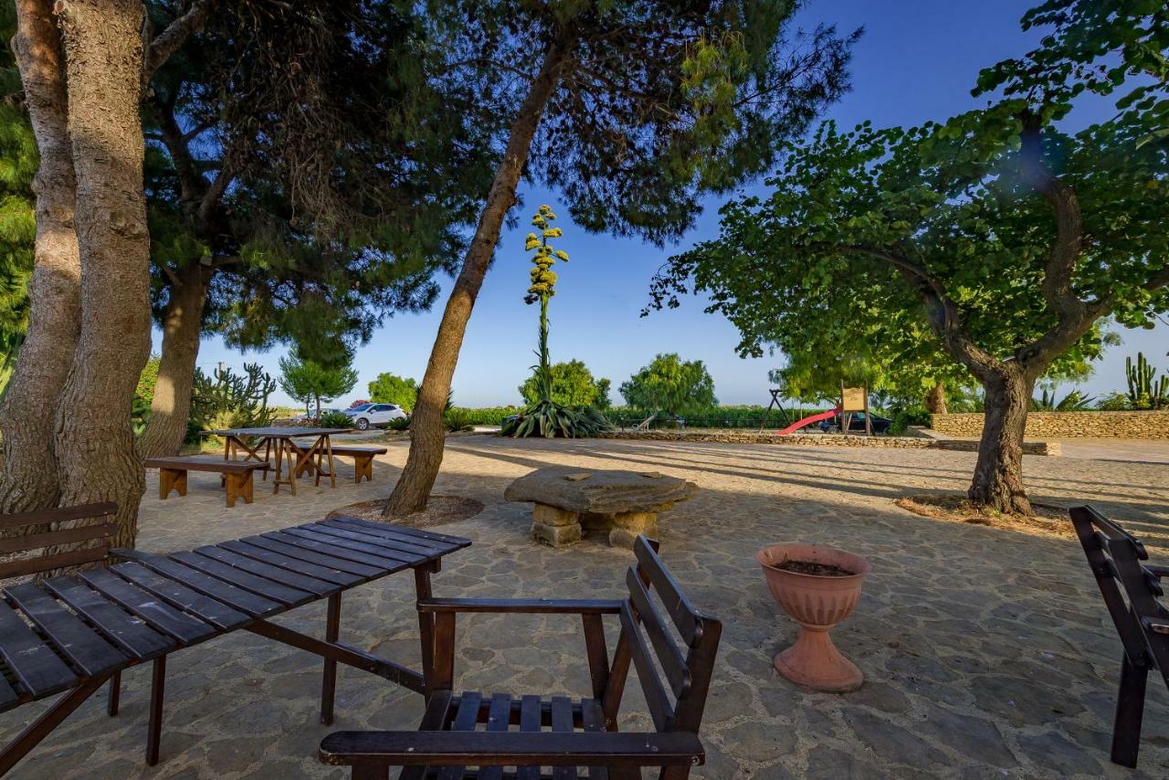 Agriturismo Tenuta Stoccatello Менфи Екстериор снимка